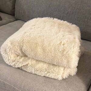Z Gallerie Cream Faux Fur Throw Blanket
